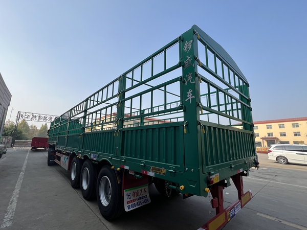 仓栏式运输半挂车生产 仓栏式运输半挂车生产